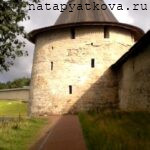 Плоская башня с наружной стороны крепости