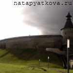 Кутекрома и стена Крома у р, Пскова