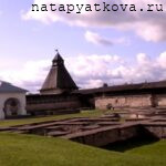 Приказные палаты и фундаменты церквей