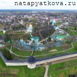 Фото с высоты на Псково- Печерский монастырь