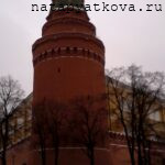 Угловая (Арсенальная) башня вблизи