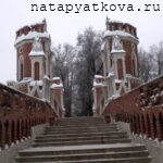 Подход по лестнице к башенкам Фигурного моста
