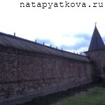 Угловая башенка в стене Митрополичьего сада