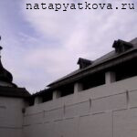 Вид на Григорьевскую башню со стороны Митрополичьего сада