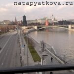 Вид на Московский Кремль со стороны патриаршего моста у Храма Христа Спасителя - вид 2